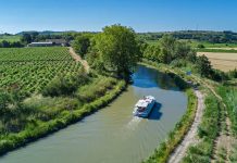 Des vacances au rythme de l'eau sur les canaux de France Des vacances au rythme de l039eau sur les canaux de France