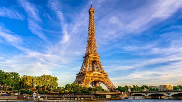 Paris destination favorite des Francais pour Noel cette annee