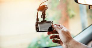 Dashcams : pourquoi installer une caméra dans sa voiture ? Dashcams pourquoi installer une camera dans sa voiture