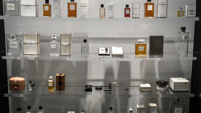 Le celebre n5 de Chanel a 100 ans quels sont les autres parfums centenaires encore en vogue