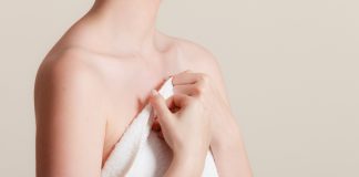 Seins qui tombent : tout savoir sur le lifting mammaire Seins qui tombent tout savoir sur le lifting mammaire