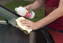 8 astuces pour nettoyer pare-brise et vitres sans laisser de trace 8 astuces pour nettoyer pare brise et vitres sans laisser de trace