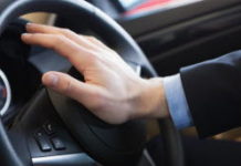 Obligatoire mais pratiquement interdit, d’où vient le klaxon ? Obligatoire mais pratiquement interdit dou vient le klaxon