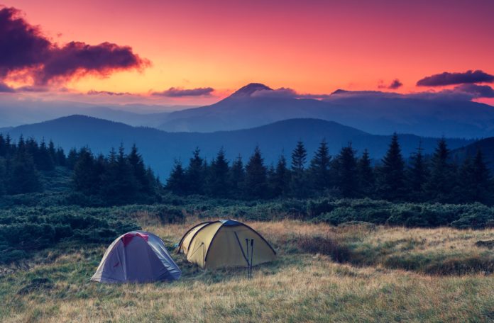 Camping-15-astuces-ultra-pratiques-a-connaitre-pour-des-vacances-reussies