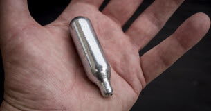 Gaz hilarant : dangereux, mais efficace contre la dépression ? Gaz-hilarant-dangereux-mais-efficace-contre-la-depression-