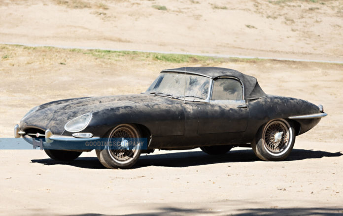 Jaguar-Type-E-sortie-de-grange-elle-na-pas-roule-en-50-ans-