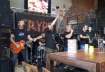 Un concert en langue des signes avec des chansons d’AC/DC Un-concert-en-langue-des-signes-avec-des-chansons-dACDC