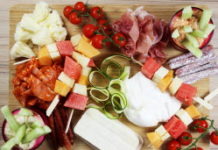 Une planche apéritive à déguster entre amis cet été Une-planche-aperitive-a-deguster-entre-amis-cet-ete