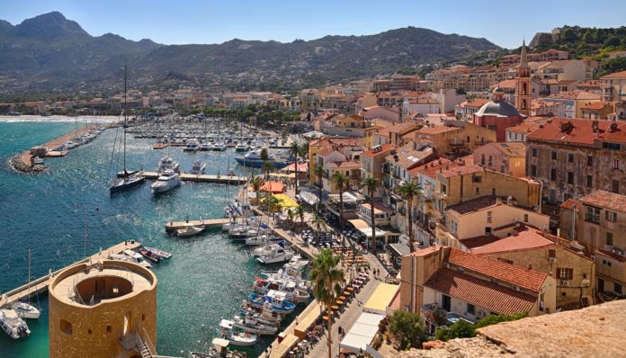 Vacances-en-Corse-15-sublimes-endroits-a-visiter-sur-lile-de-Beaute
