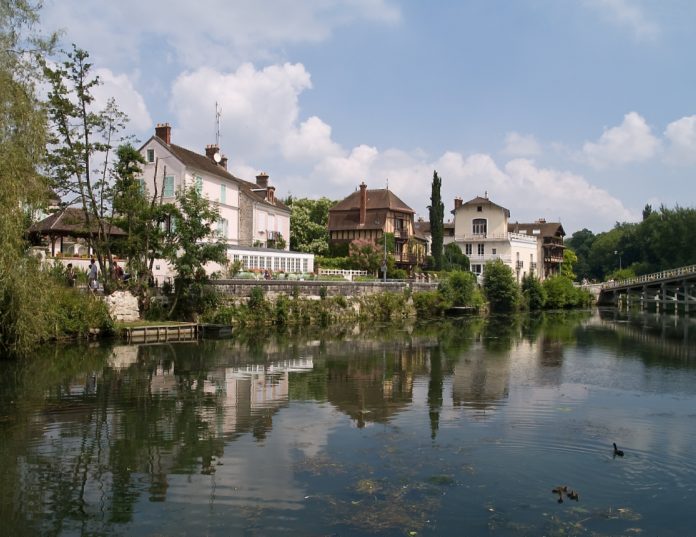 Vacances-en-France-les-petits-villages-preferes-des-Francais-a-decouvrir-cet-ete