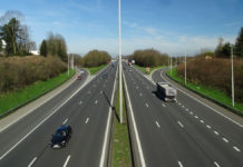 Autoroute : 28% des Français jettent leurs déchets par la fenêtre Autoroute-28-des-Francais-jettent-leurs-dechets-par-la-fenetre