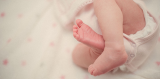 Bébé prématuré : la voix de la mère pourrait réduire la douleur Entendre-la-voix-de-sa-mere-pourrait-reduire-la-douleur-d039un-bebe-premature