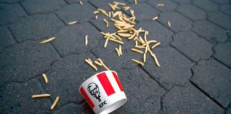 Hygiène : la fausse règle des 5 secondes de la nourriture qui tombe La-regle-des-5-secondes-pour-la-nourriture-qui-tombe-n039etait-en-fait-qu039un-leurre-et-c039est-la-science-qui-le-dit-Sorry