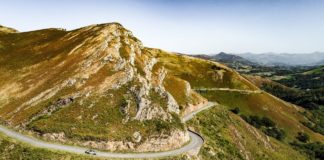 Les plus belles routes de France en voiture. Episode 5 : Pays Basque-Pyrénées Les-plus-belles-routes-de-France-en-voiture -Episode-5-Pays-Basque-Pyrenees