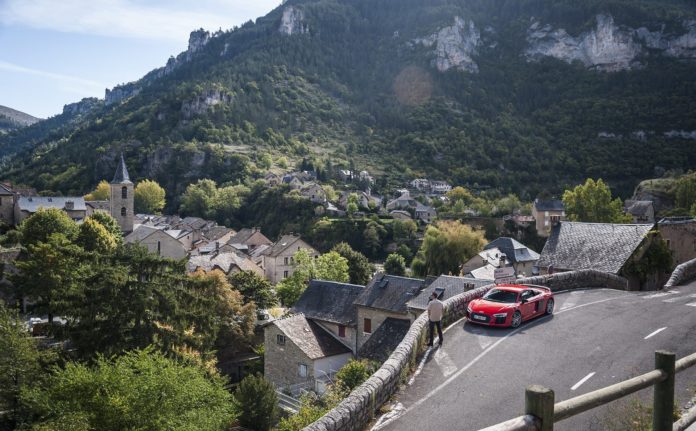 Les-plus-belles-routes-de-France-en-voiture -Episode-8-Auvergne-Aubrac-Cevennes