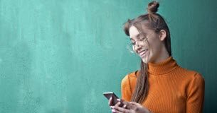 Le friend phubbing : privilégier son téléphone plutôt que ses amis Mais-pourquoi-delaisser-vos-amis-pour-votre-smartphone-