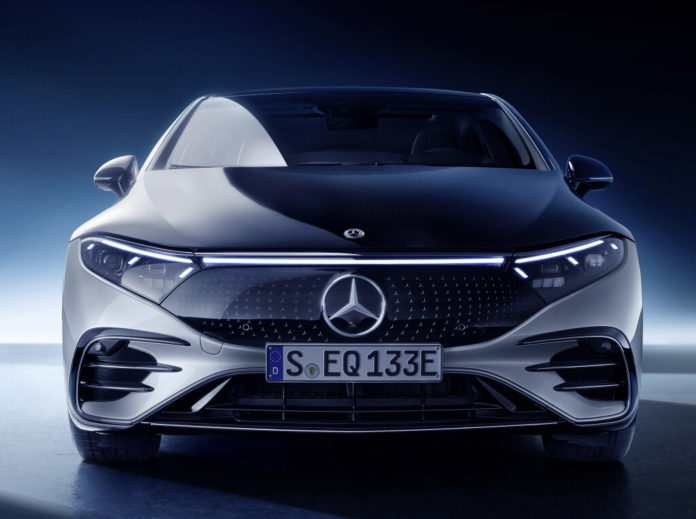 Mercedes-que-signifie-le-logo-de-la-marque-