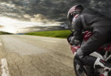 Moto, quels sont les équipements obligatoires sur un deux-roues ? Moto-quels-sont-les-equipements-obligatoires-sur-un-deux-roues-