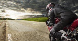 Moto, quels sont les équipements obligatoires sur un deux-roues ? Moto-quels-sont-les-equipements-obligatoires-sur-un-deux-roues-