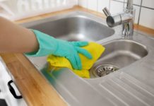 Découvrez les 9 utilisations astucieuses du papier cuisson Papier-sulfurise-9-utilisations-insoupconnees-et-tres-astucieuses-du-fameux-papier-cuisson-