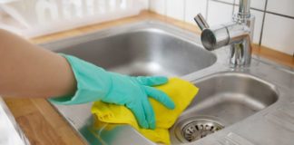 Découvrez les 9 utilisations astucieuses du papier cuisson Papier-sulfurise-9-utilisations-insoupconnees-et-tres-astucieuses-du-fameux-papier-cuisson-