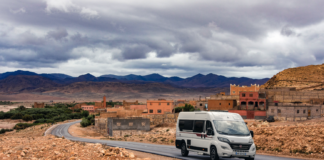 Pilote V630J : le van malin avec des lits jumeaux et garage à vélos modulable Pilote-V630J-le-van-malin-avec-des-lits-jumeaux-et-garage-a-velos-modulable