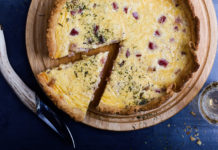 Quiche lorraine de Cyril Lignac : sa recette facile, fondante et ultra savoureuse Quiche-lorraine-de-Cyril-Lignac-sa-recette-facile-fondante-et-ultra-savoureuse-Avec-la-salade-qui-va-avec-cest-divin-
