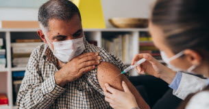 Vaccination : pourquoi nous ne sommes pas tous égaux face aux effets indésirables Vaccination-pourquoi-nous-ne-sommes-pas-tous-egaux-face-aux-effets-indesirables