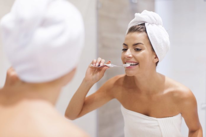 Voici-comment-vraiment-se-laver-les-dents-efficacement-selon-les-dentistes
