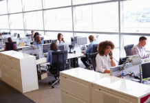 Sophrologie : la clé pour s’isoler du bruit en open-space Comment-s039isoler-du-bruit-en-open-space-avec-la-sophrologie-