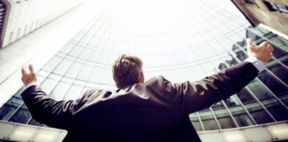 Selon une étude, les PDG hommes sont mieux payés si leur voix est viril et profonde Les-hommes-PDG-sont-mieux-payes-lorsqu039ils-ont-des-voix-profondes-et-viriles-selon-une-etude