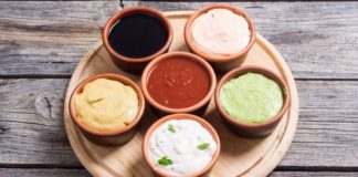 Quelles sont les sauces les moins caloriques ? Mayo-ketchup -Voici-officiellement-les-sauces-les-moins-caloriques-a-consommer-sans-culpabiliser