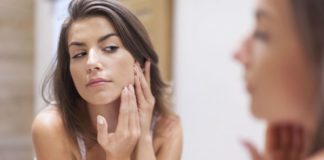 Découvrez le mewing : la technique pour dire adieu au double menton Mewing-on-a-trouve-la-technique-infaillible-pour-dire-adieu-a-son-double-menton