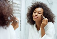 Teint parfait : découvrez le Pinpoint Powdering Pinpoint-Powdering-la-nouvelle-technique-make-up-a-adopter-pour-avoir-un-teint-parfait-et-sans-brillances