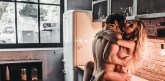 Kamasutra : les 9 positions à essayer pour perdre des calories Sexo-9-positions-du-kamasutra-pour-bruler-des-calories-et-perdre-du-poids-en-se-faisant-plaisir