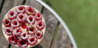 La recette du tiramisu aux fruits rouges du chef Lignac Tiramisu-aux-fruits-rouges-de-Cyril-Lignac-une-recette-fruitee-et-savoureuse-pour-le-dessert