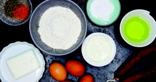 La recette rapide du cake chorizo-feta Un-cake-chorizo-feta-aux-accents-mediterraneens-en-15-minutes