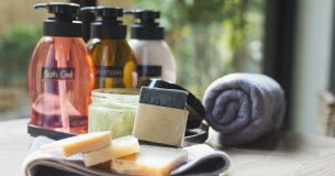 Gel douche ou savon, choisissez votre camp Vous-etes-plutot-gel-douche-ou-savon-