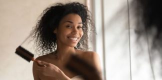 La routine à adopter pour protéger les cheveux bouclés du froid Cheveux-boucles-la-routine-a-adopter-pour-proteger-ses-bouclettes-du-froid