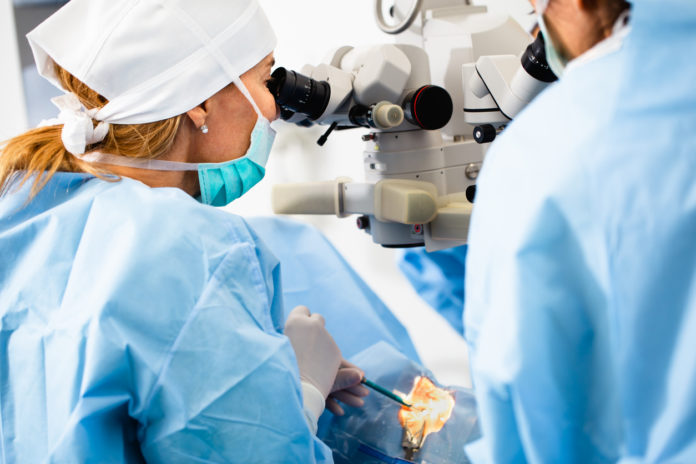 Chirurgie-refractive-laser-implant-tout-savoir-sur-les-operations-des-yeux