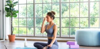 Régime: 10 postures de yoga pour brûler un maximum de calories Voici-10-postures-de-yoga-pour-bruler-un-max-de-calories-et-perdre-du-poids-en-douceur