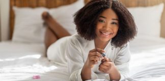 L’astuce pour faire tenir son vernis plus longtemps Voici-l039astuce-magique-pour-faire-tenir-son-vernis-plus-longtemps-grace-a-un-produit-menager-qu039on-a-tous-chez-nous