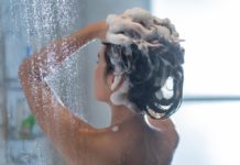 Comment bien appliquer un après-shampoing ? Apres-shampoing-voici-comment-bien-lappliquer-on-avait-tout-faux-depuis-le-debut
