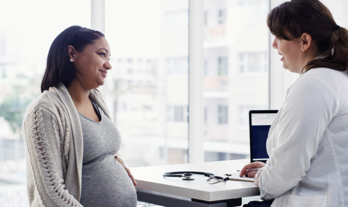 Enceinte-et-seropositive-quels-conseils-pour-une-grossesse-sereine-