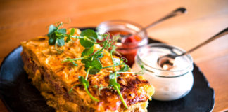 La recette savoureuse et facile de la moussaka du chef Lignac Moussaka-de-Cyril-Lignac-une-recette-facile-a-faire-et-extremement-savoureuse