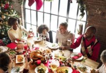 8 conseils de diététiciennes pour passer les fêtes sans prendre de poids Repas-de-Noel-8-conseils-de-dieteticiennes-pour-de-pas-prendre-du-poids-pendant-les-fetes