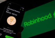 La génération Z portée sur l’investissement grâce aux smartphones Smartphone-en-main-la-generation-Z-gagnee-par-le-frisson-de-l039investissement