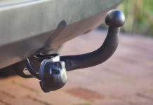 Les 5 erreurs à éviter lors du raccordement d’une boule d’attelage Boule-dattelage-ces-5-erreurs-a-eviter-lors-du-raccordement