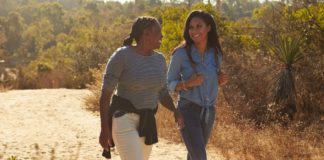 La marche améliore la digestion et booste les hormones du bonheur Cette-activite-physique-toute-simple-ameliore-votre-digestion-et-booste-les-hormones-du-bonheur-et-c039est-la-Science-qui-le-dit-