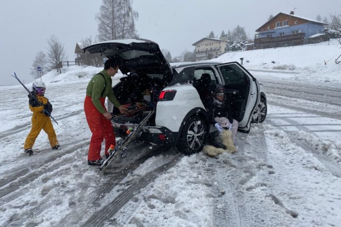 Comment-bien-preparer-votre-voiture-a-un-depart-au-ski-